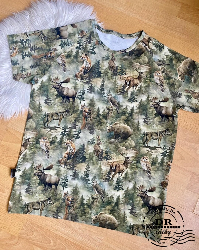 ÚPLET ZVĚŘ V LESE ZELENÁ