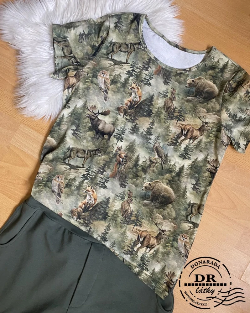 ÚPLET ZVĚŘ V LESE ZELENÁ